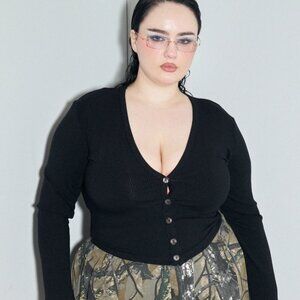 Fashion Brand Company Tencel V-Neck Button Down Top - Size 1X